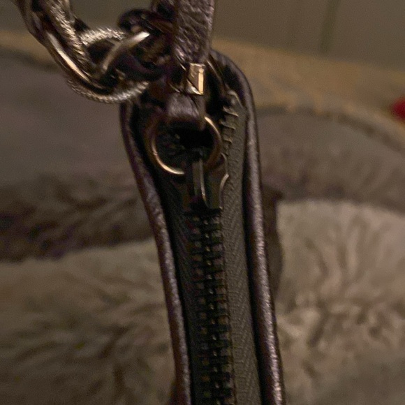 STUNNING Elliot Lucca Woven
Metallic Silver
Convertible Shoulder Bag - Picture 11 of 15